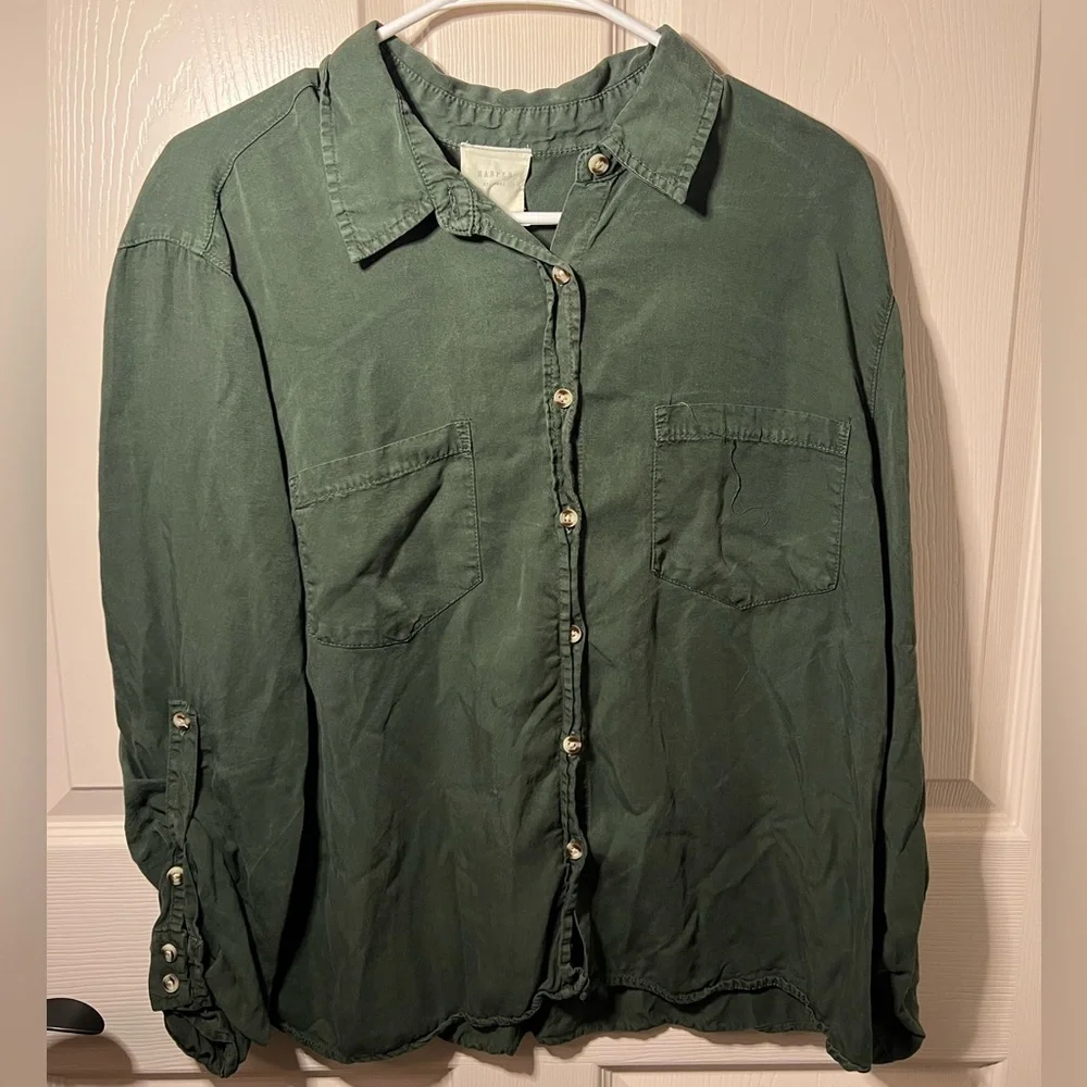 Green button down - Picture 1 of 1